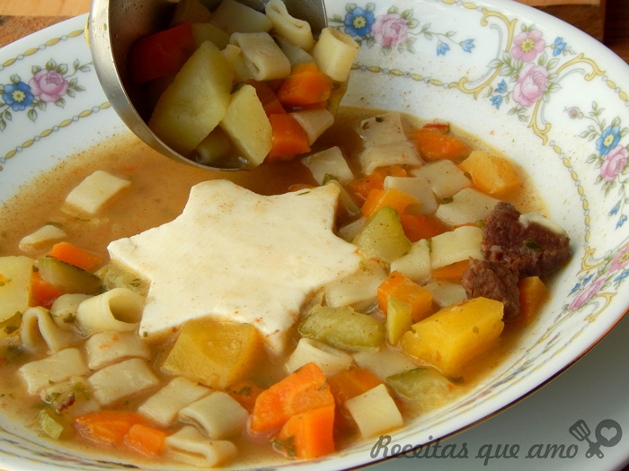 Sopa de carne com legumes