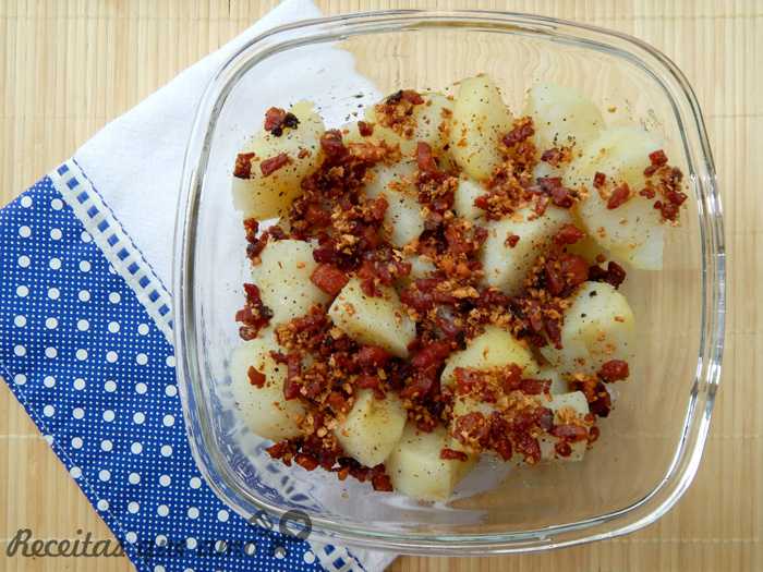 Batata com bacon e alho