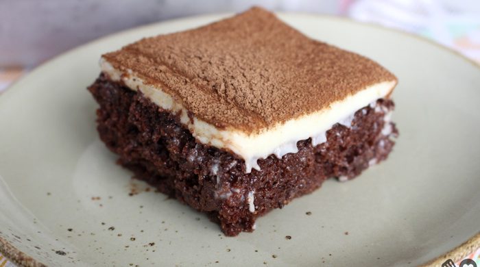 Bolo mousse de chocolate com leite em pó