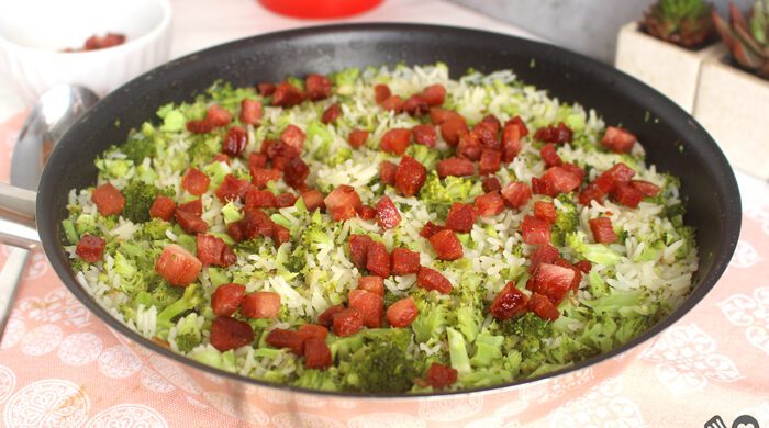 Arroz de brócolis e bacon