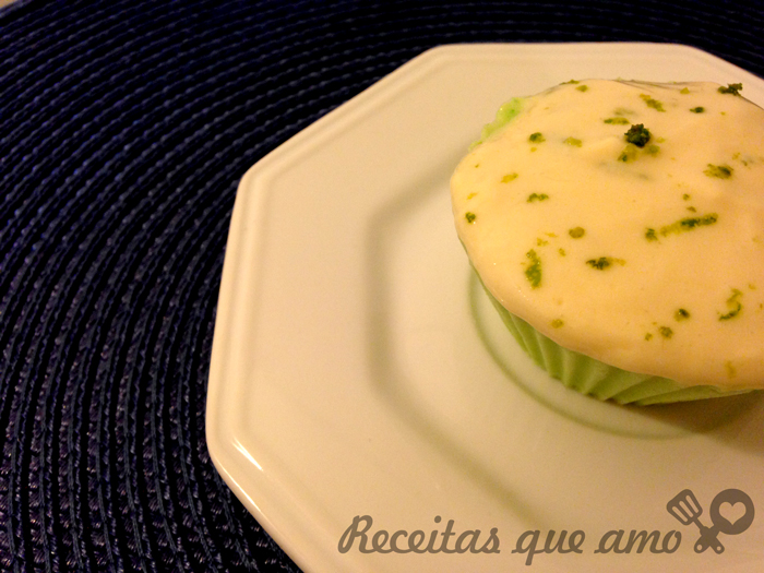 Copinho de chocolate com mousse