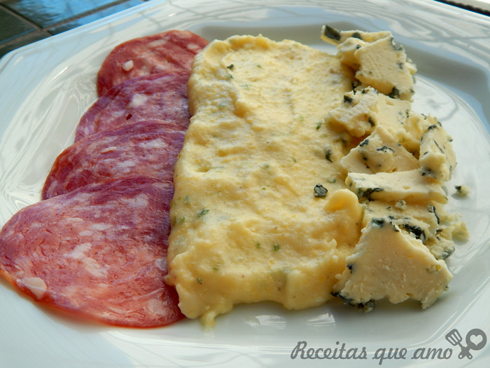 Polenta mole com gorgonzola
