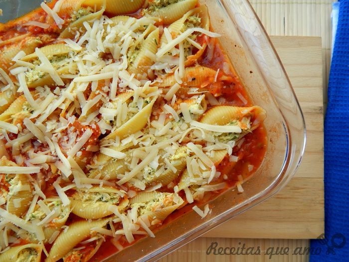 Conchiglione de frango com creamcheese