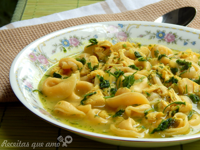 Sopa de capeletti