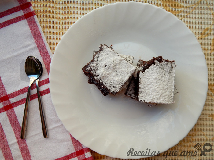 Receita de Brownie básico delicioso