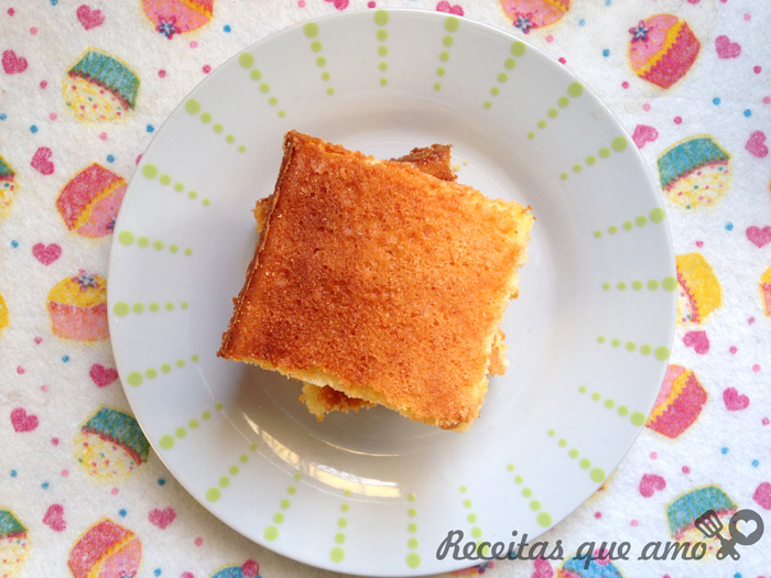 Bolo de fubá cremoso