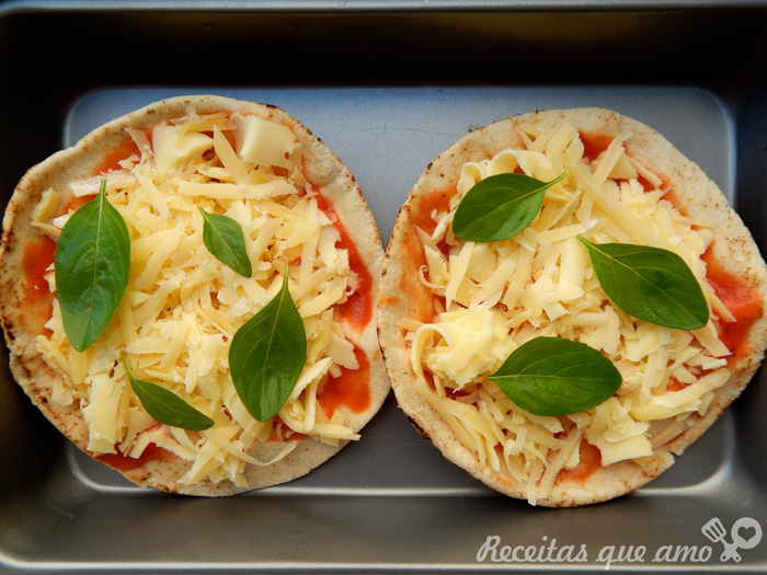 Pizza no pão sírio