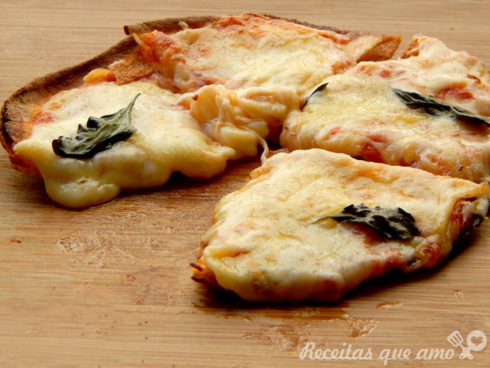 Pizza no pão sírio