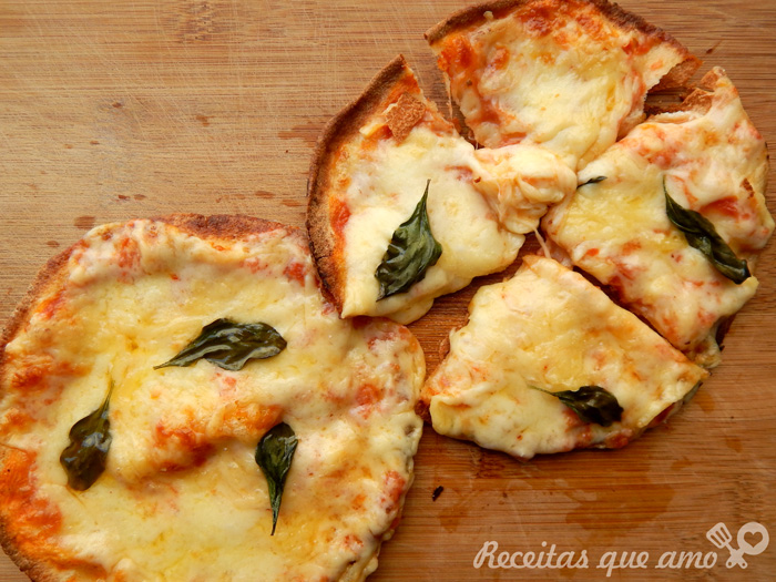 Pizza no pão sírio