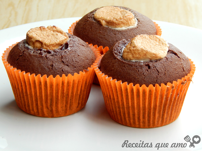 Cupcake de chocolate com marshmallow