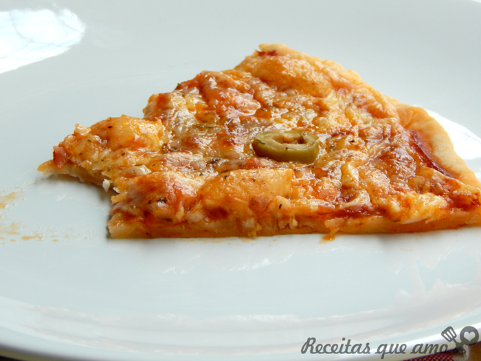 Pizza com massa de iogurte