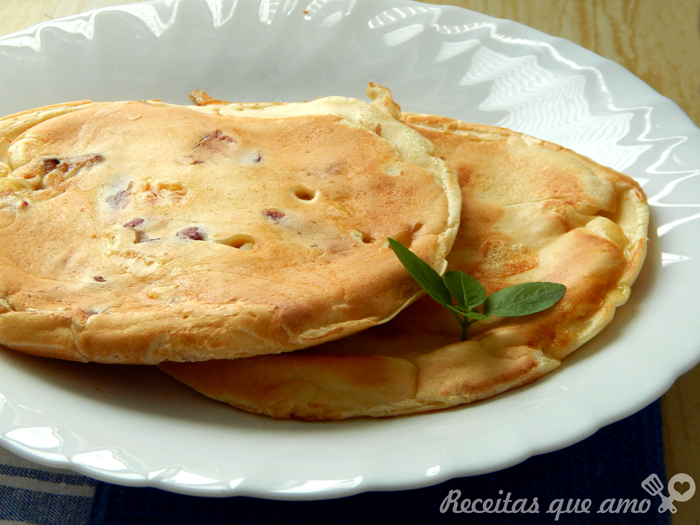 Panqueca de queijo e bacon