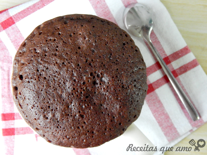 Bolo de caneca recheado