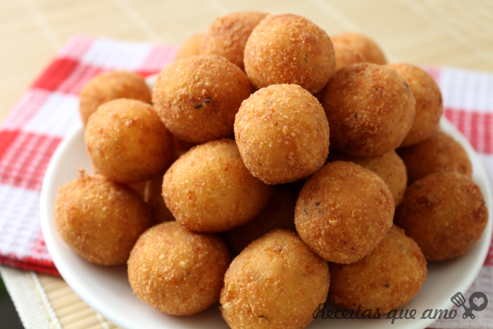 Bolinhas de queijo sem massa Bolinhas de queijo sem massa