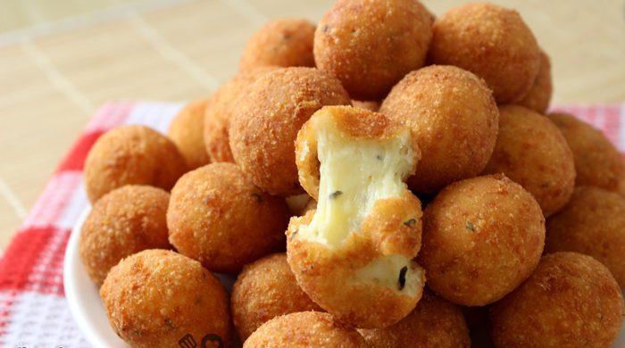 Bolinhas de queijo sem massa
