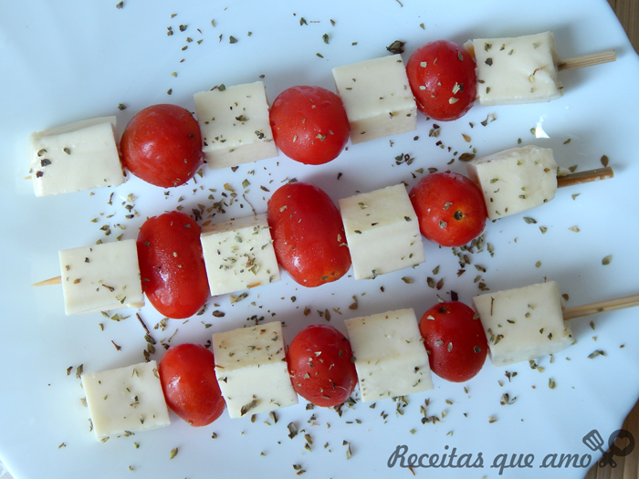 Salada quente de tomate