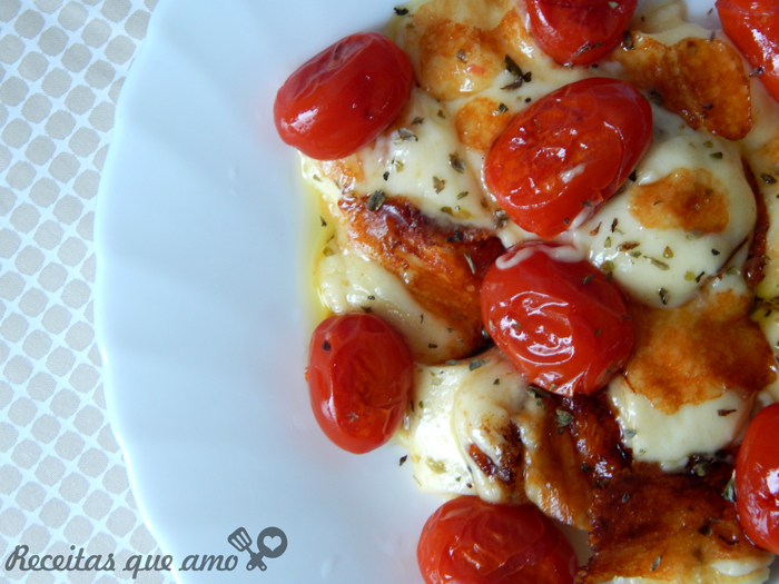 Salada quente de tomate