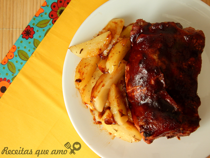 Costelinha de porco ao molho barbecue Costelinha de porco ao molho barbecue