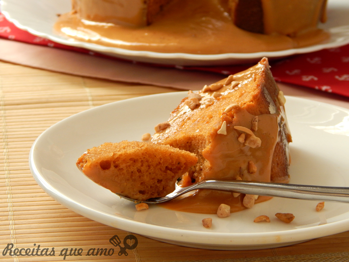Bolo de doce de leite