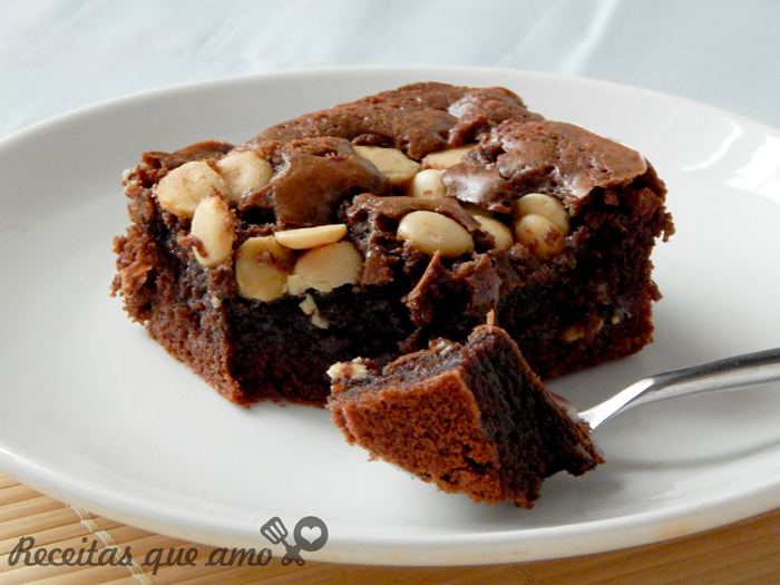 Brownie com chocolate branco