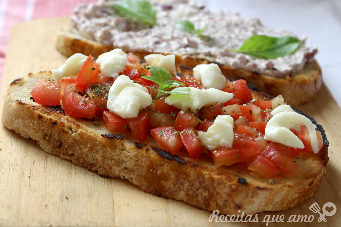 Bruschetta de tomate