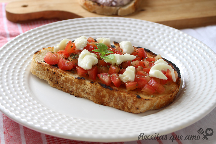 Bruschetta de tomate