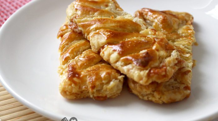 Folhado de queijo trançado