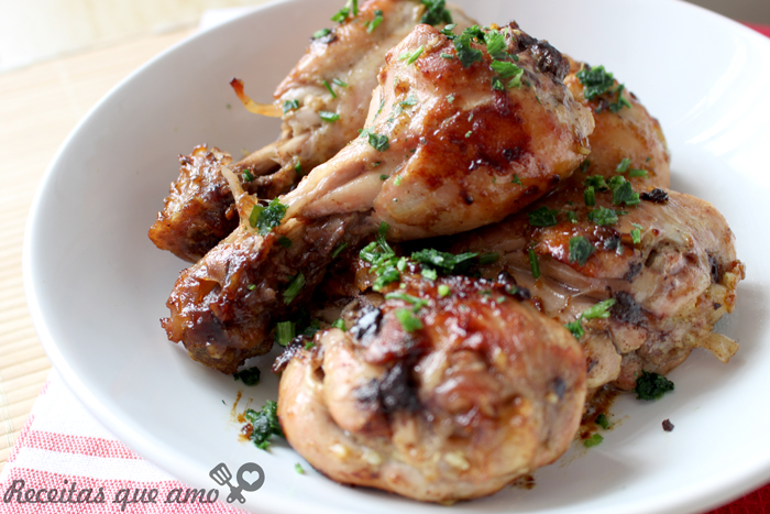 Frango assado com mostarda e mel