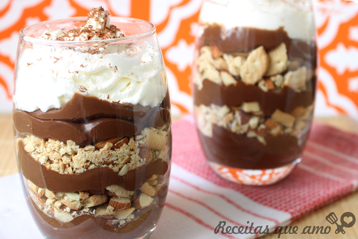 Cremoso de chocolate com crocante de amêndoa