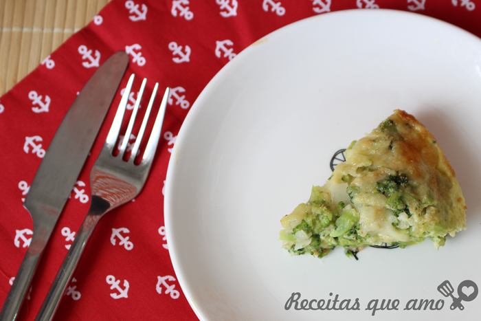 Torta leve de brócolis com queijo Torta leve de brócolis com queijo