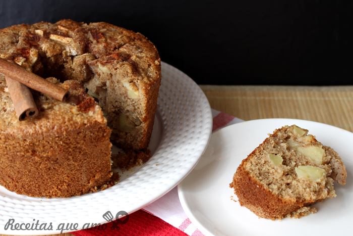 Bolo de maçã, canela e aveia Bolo de maçã, canela e aveia