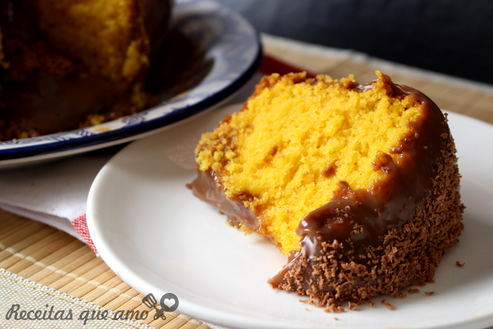 Bolo de cenoura vulcão