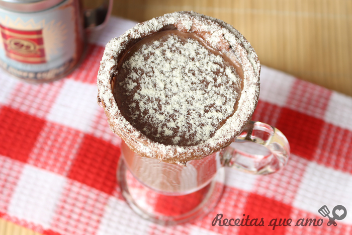Chocolate quente de Nutella Chocolate quente de Nutella
