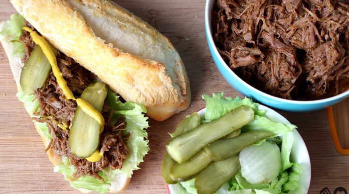 Sanduíche de carne com barbecue picante
