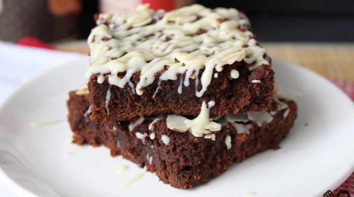 Brownie de chocolate meio amargo com amêndoas