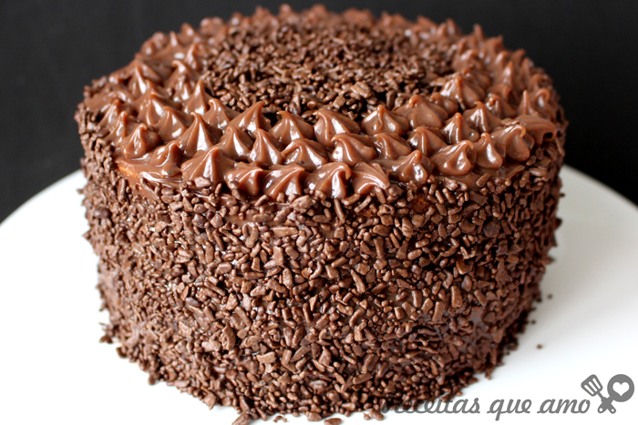 Bolo de cenoura recheado Bolo de cenoura recheado
