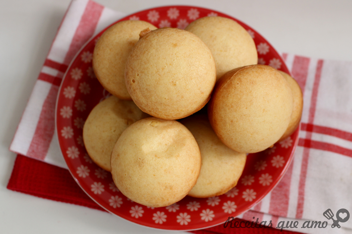 Pão de queijo de liquidificador Pão de queijo de liquidificador