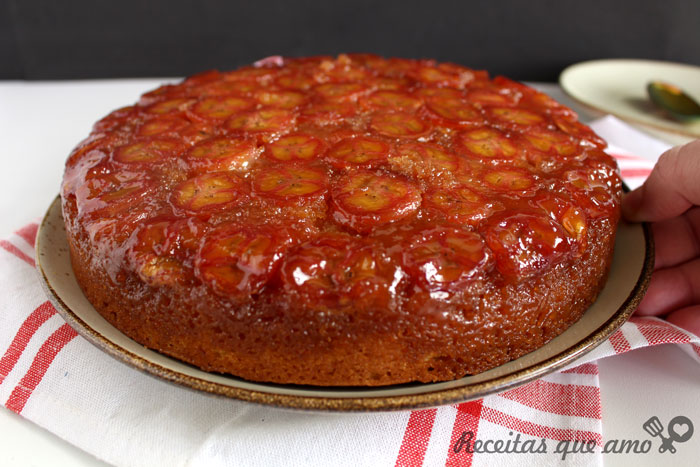 Bolo de banana caramelizada Bolo de banana caramelizada