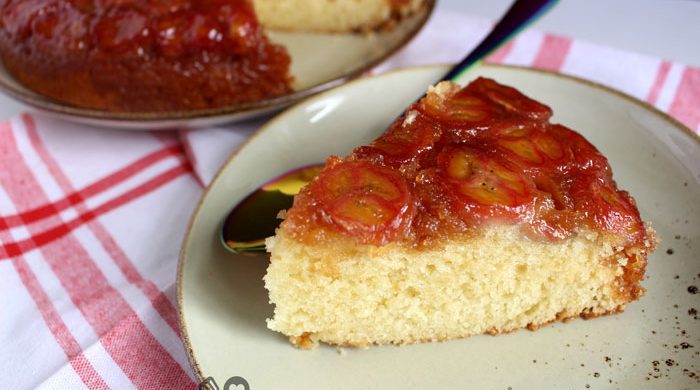 Bolo de banana caramelizada