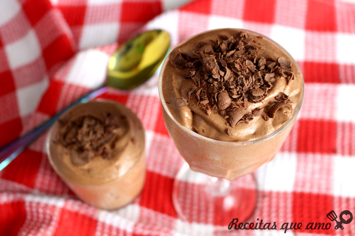 Mousse de chocolate sem ovos Mousse de chocolate sem ovos