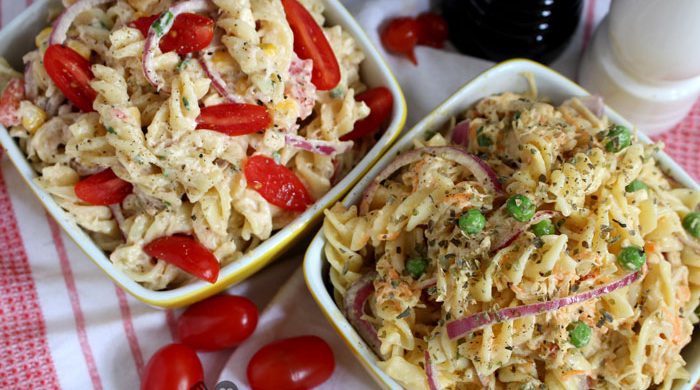 2 opções de salada de macarrão