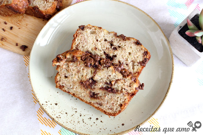 Bolo de banana com chocolate