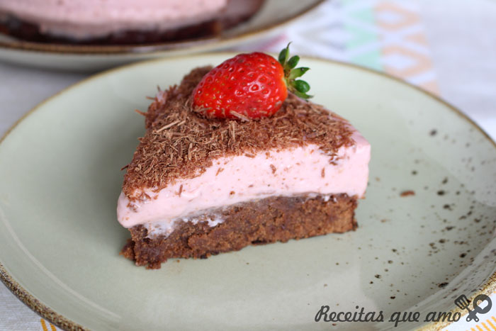Torta brownie de morango e chocolate Torta brownie de morango e chocolate