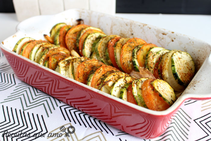 Abobrinha assada com tomate