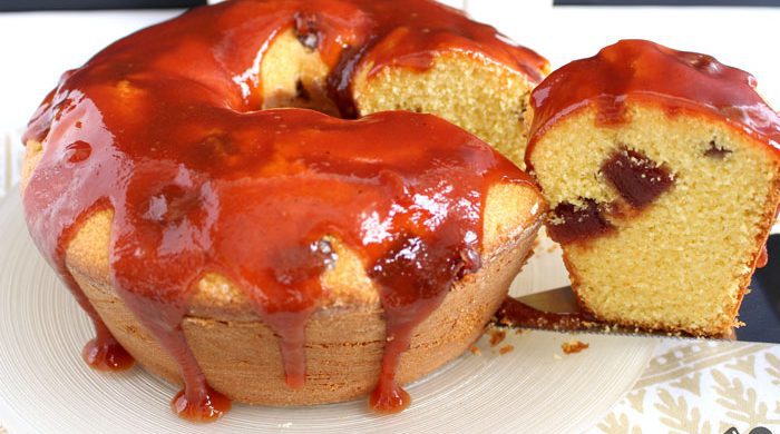 Bolo de fubá com goiabada