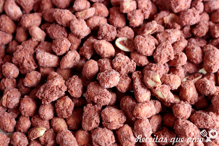 Amendoim praliné com chocolate