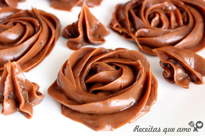 Brigadeiro em ponto de bico