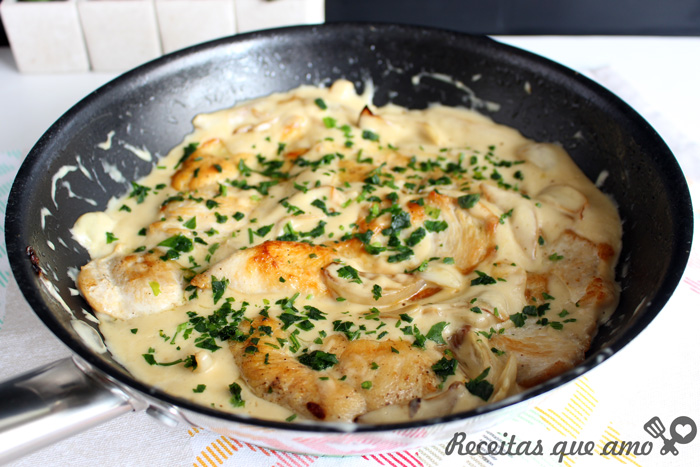 Frango cremoso de uma panela
