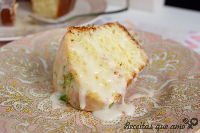 Bolo de limão com glacê Bolo de limão com glacê