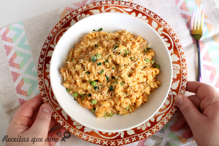 Macarrão cremoso de uma panela só Macarrão cremoso de uma panela só